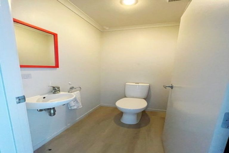 Photo of property in 26 Hornbill Drive, Fairview Heights, Auckland, 0632