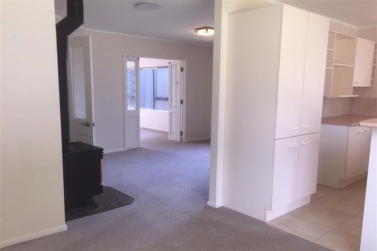 Photo of property in 39 Waimoko Glen, Swanson, Auckland, 0612