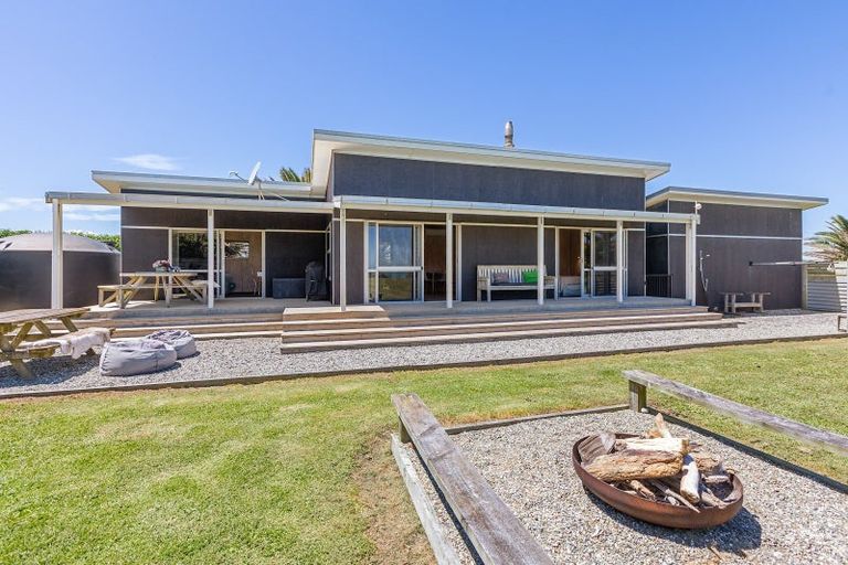 Photo of property in 77 Anglers Avenue, Warea, New Plymouth, 4381