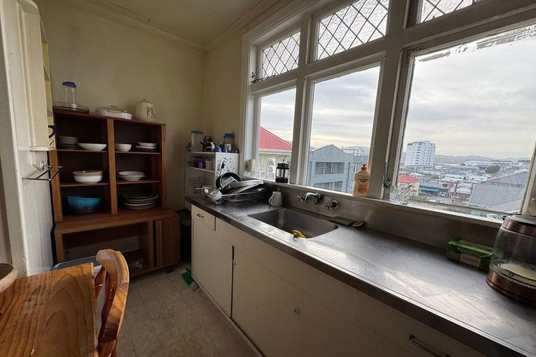 Photo of property in 4 Levy Street, Mount Victoria, Wellington, 6011
