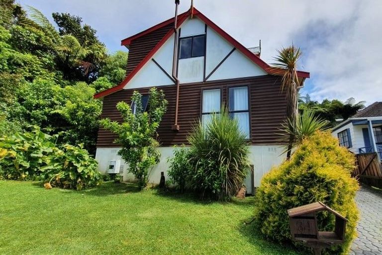 Photo of property in 34 Pekanga Road, Normandale, Lower Hutt, 5010