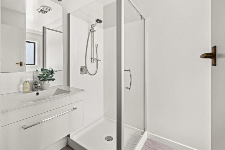 Photo of property in 9 Busby Hill, Havelock North, 4130