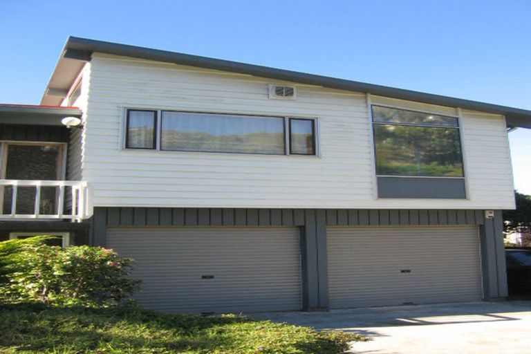 Photo of property in 8 John Sims Drive, Broadmeadows, Wellington, 6035