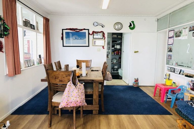 Photo of property in 119 Te Atatu Road, Te Atatu South, Auckland, 0610