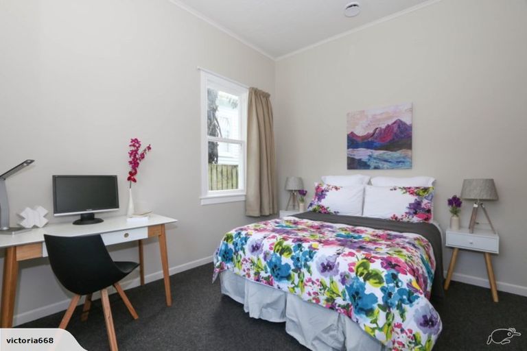 Photo of property in 296 Karori Road, Karori, Wellington, 6012
