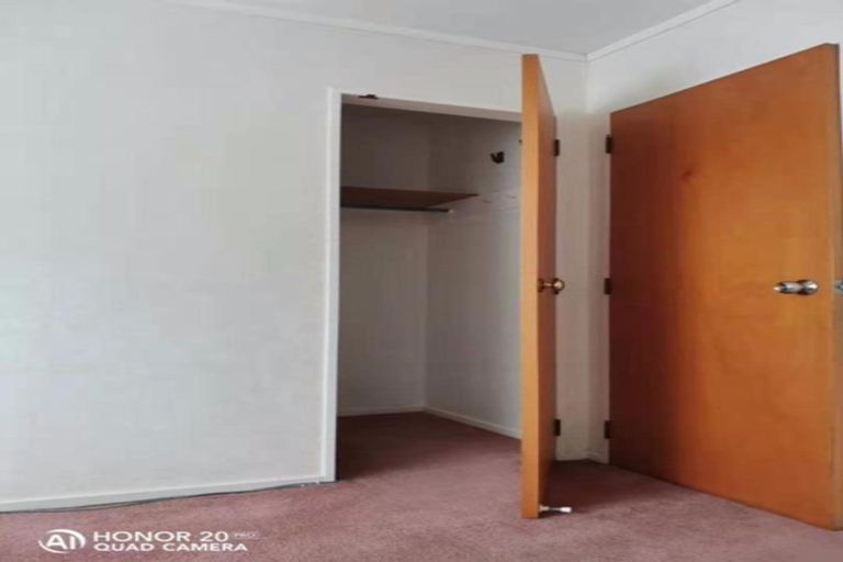 Photo of property in 2/30 Centorian Drive, Windsor Park, Auckland, 0632