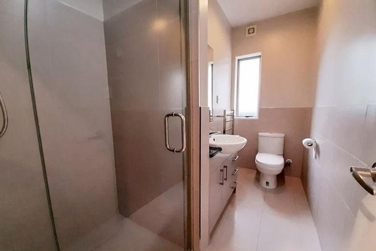 Photo of property in 25 Andy Crescent, Flat Bush, Auckland, 2016