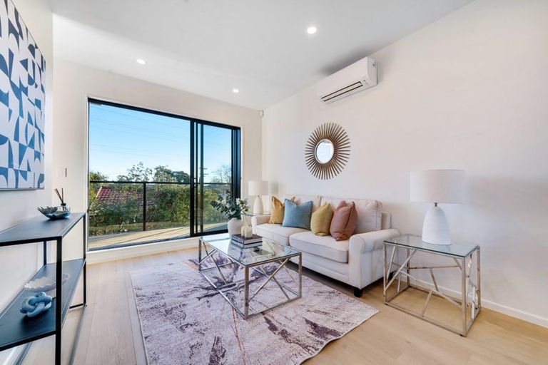 Photo of property in 2/32 Tiraumea Drive, Pakuranga, Auckland, 2010