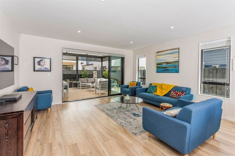 Photo of property in 14 Hato Road, Hobsonville, Auckland, 0616