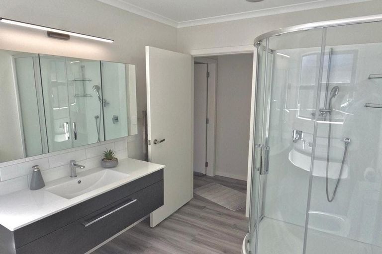 Photo of property in 14 Torea Place, Kenepuru, Porirua, 5022