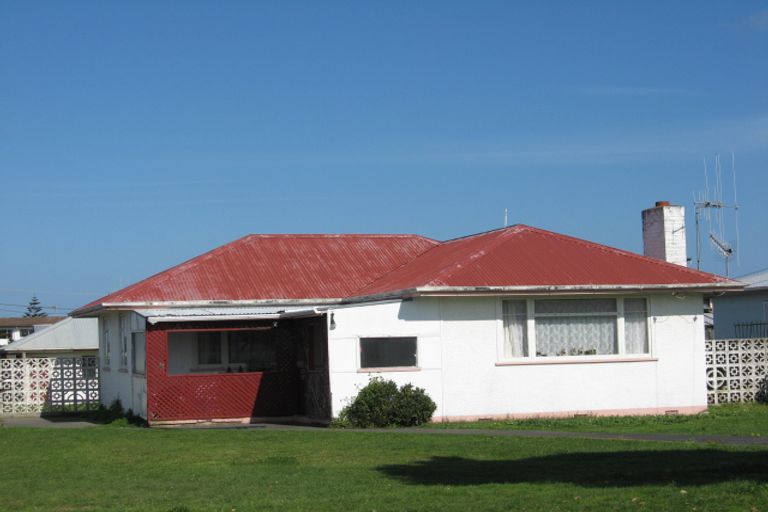 Photo of property in 25 Hood Street, Castlecliff, Whanganui, 4501