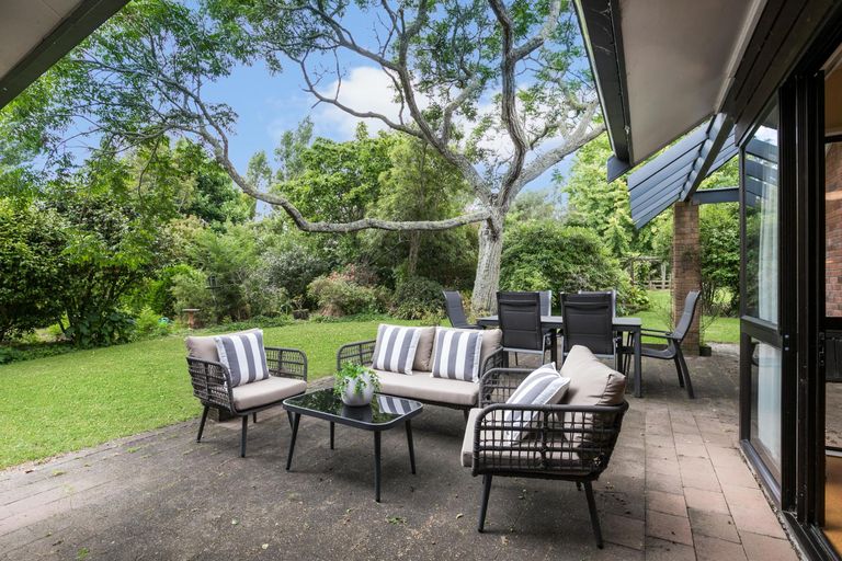 Photo of property in 24 Jack Paterson Road, Opaheke, Papakura, 2584