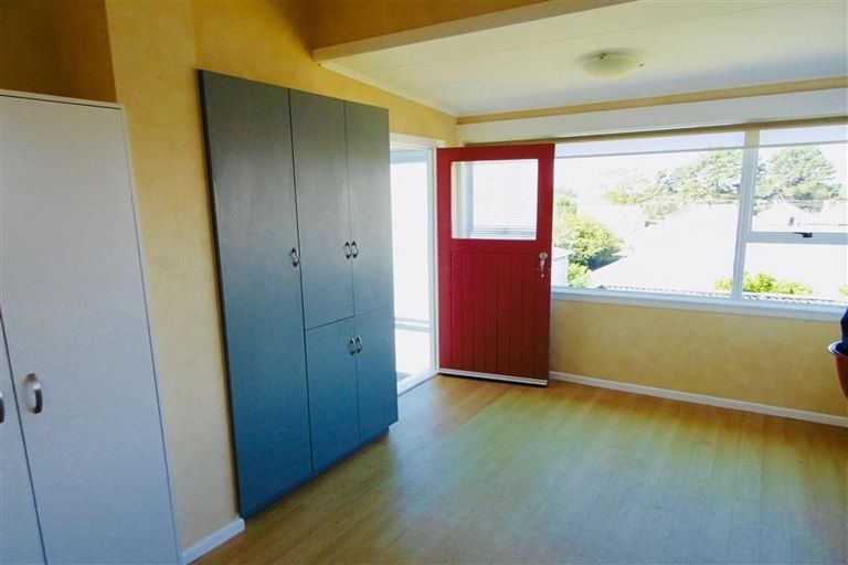 Photo of property in 3b Waimea Street, Westown, New Plymouth, 4310