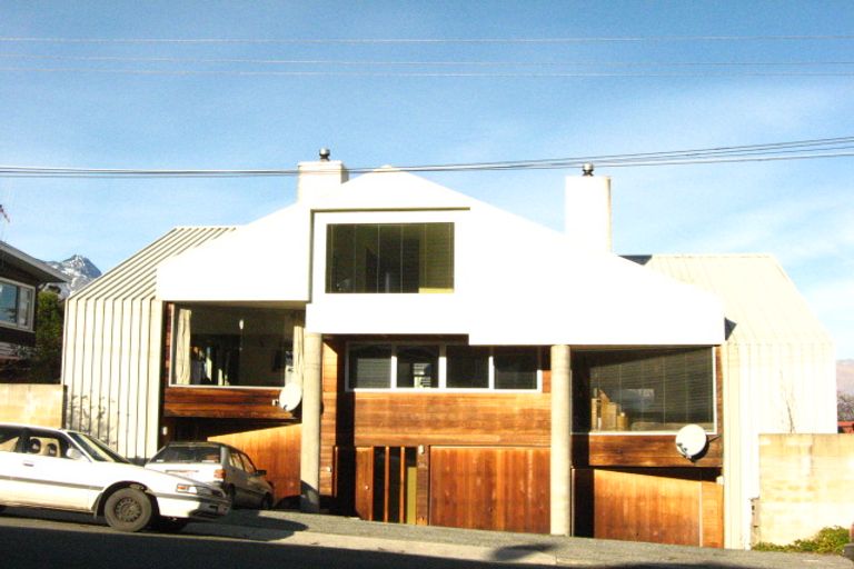 Photo of property in 32 Sydney Street, Queenstown, 9300