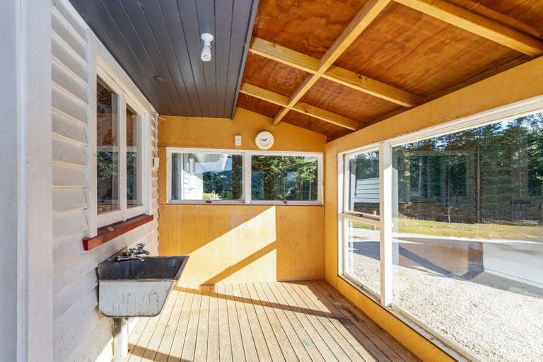 Photo of property in 433 Kowhatu Road, Waihaorunga, Waimate, 7977