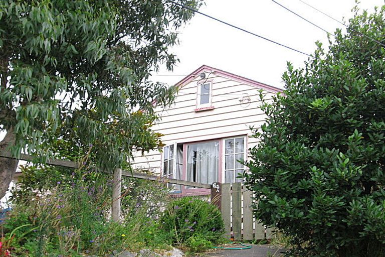 Photo of property in 64a Te Wharepouri Street, Berhampore, Wellington, 6023
