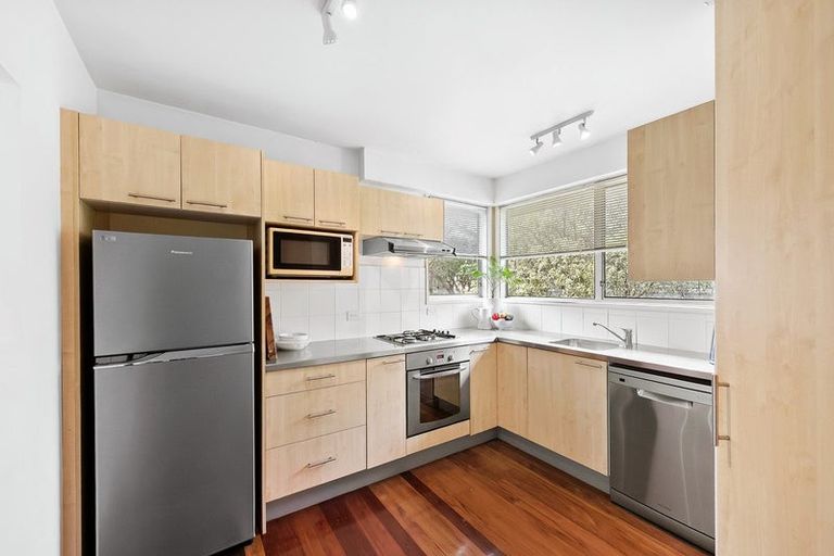 Photo of property in 52b Queens Grove, Hutt Central, Lower Hutt, 5010