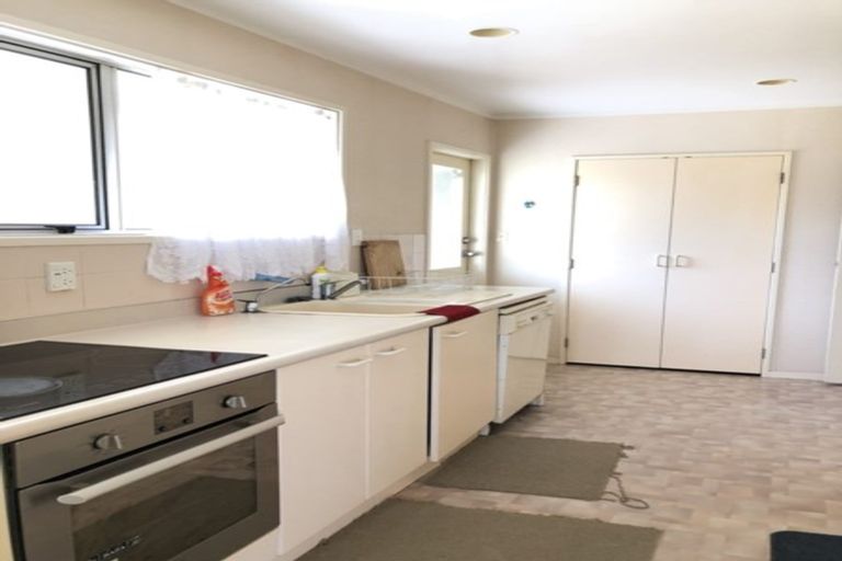 Photo of property in 63 Lynden Avenue, Hillcrest, Auckland, 0627