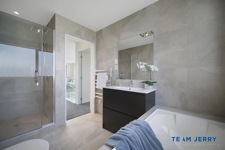 Photo of property in 1 Korowhiti Road, Clarks Beach, 2122