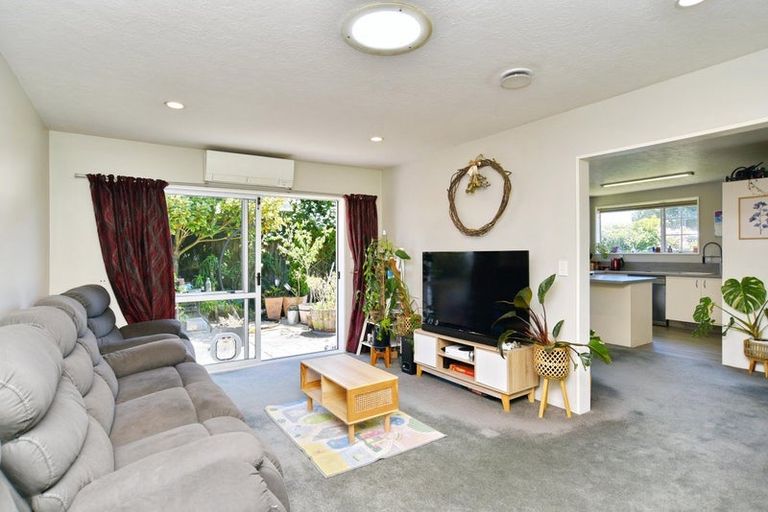 Photo of property in 125 Sawyers Arms Road, Northcote, Christchurch, 8052