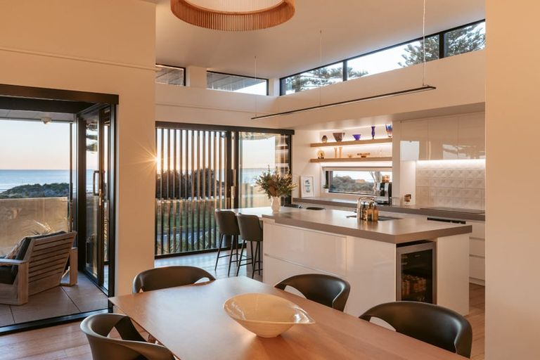 Photo of property in 87 Marine Parade, Mount Maunganui, 3116