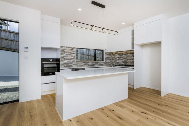 Photo of property in 31b Linwood Avenue, Forrest Hill, Auckland, 0620