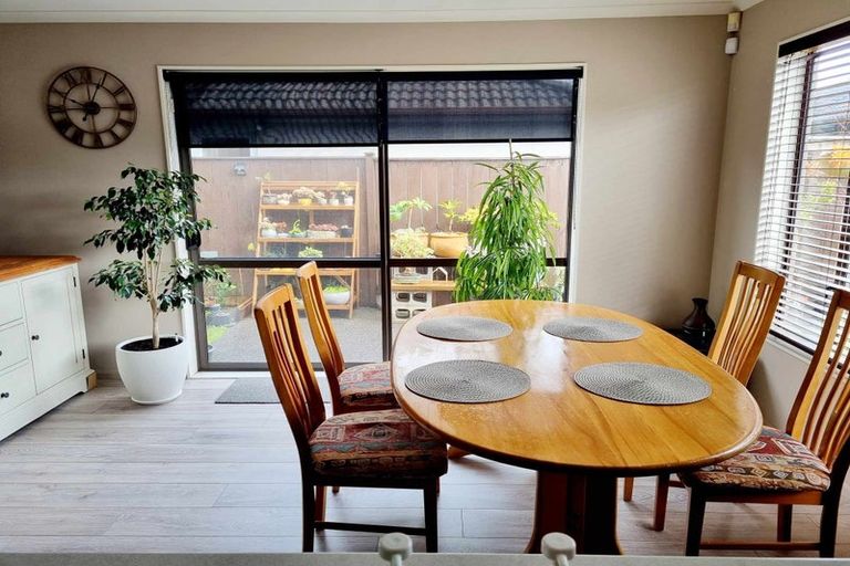 Photo of property in 21 Cambrian Street, Churton Park, Wellington, 6037