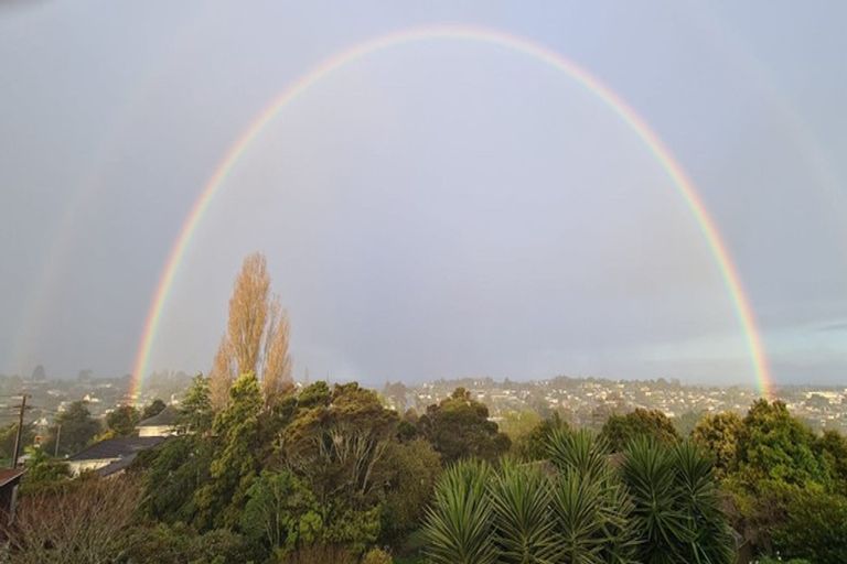 Photo of property in 2/50 Manuka Road, Glenfield, Auckland, 0629