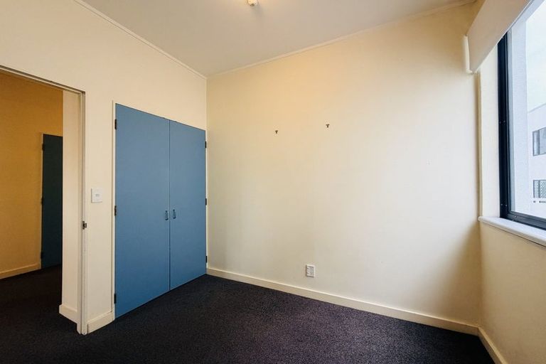 Photo of property in 17 Kent Terrace - Kent Apartments, 3e/16 Kent Terrace, Mount Victoria, Wellington, 6011