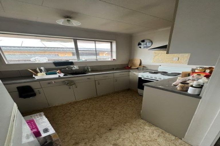 Photo of property in 1/28 Sawtell Place, Northcote, Christchurch, 8052