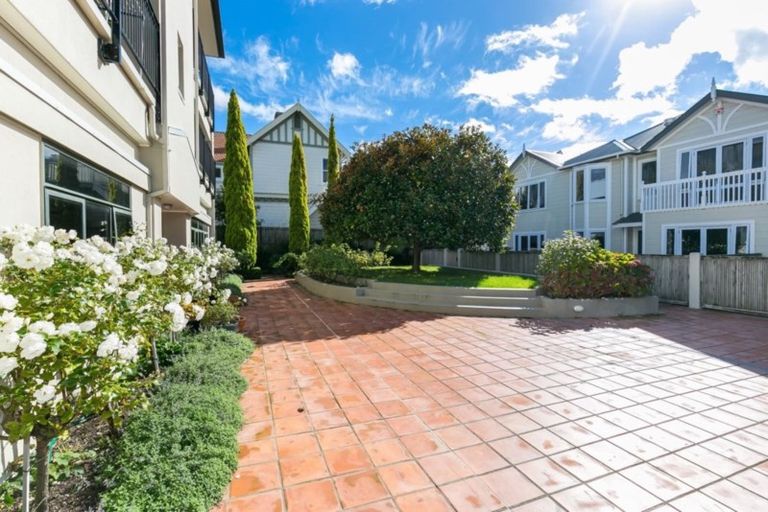 Photo of property in 12/28 Hobson Street, Thorndon, Wellington, 6011