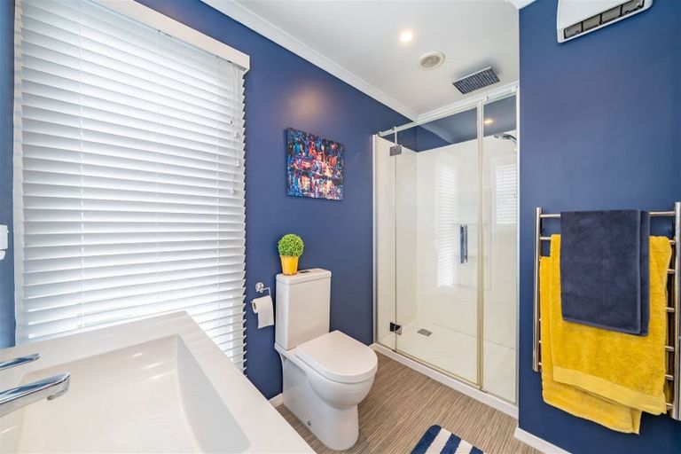 Photo of property in 26 Tuatoru Street, Eastbourne, Lower Hutt, 5013