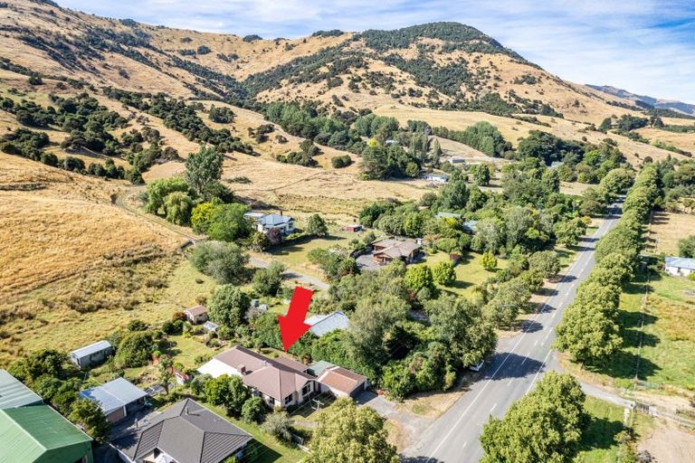 Photo of property in 4512 Christchurch Akaroa Road, Little River, 7591