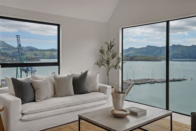 Photo of property in 7 Reserve Terrace, Lyttelton, 8082