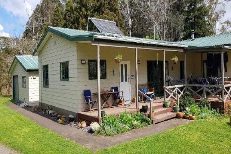 Photo of property in 328 Riverhead Road, Riverhead, 0892