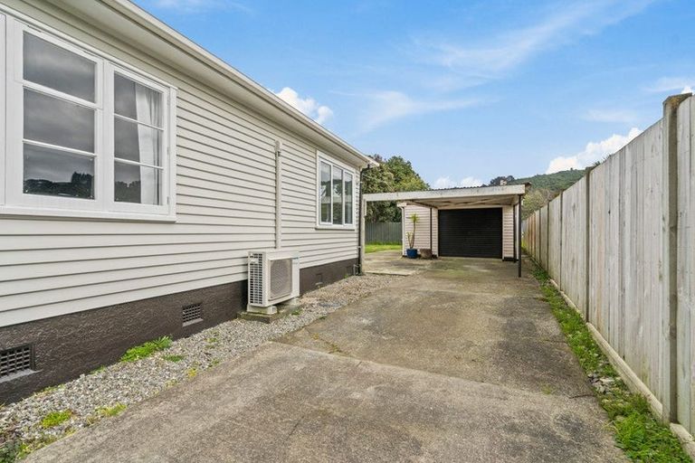 Photo of property in 3 Sellers Grove, Taita, Lower Hutt, 5011