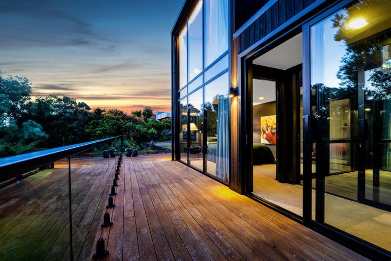 Photo of property in 12a Baring Terrace, Strandon, New Plymouth, 4312