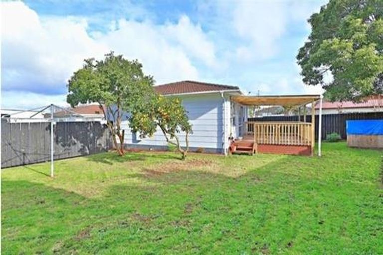Photo of property in 1/27 Mon Desir Place, Manurewa, Auckland, 2102