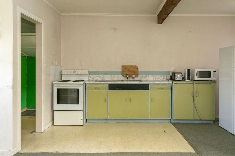 Photo of property in 60 Matuku Street, Two Mile Bay, Taupo, 3330