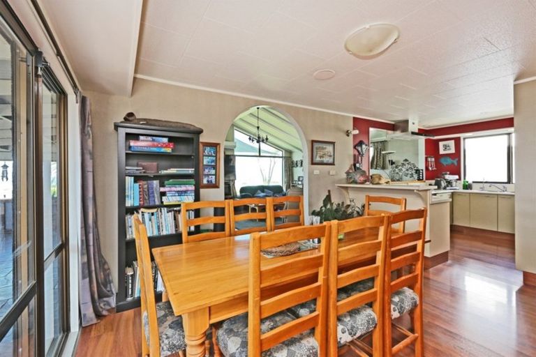 Photo of property in 132 North Shore Road, Eskdale, Napier, 4182