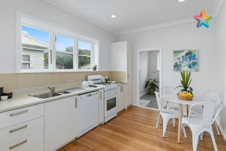 Photo of property in 15 Godley Street, Waterloo, Lower Hutt, 5011