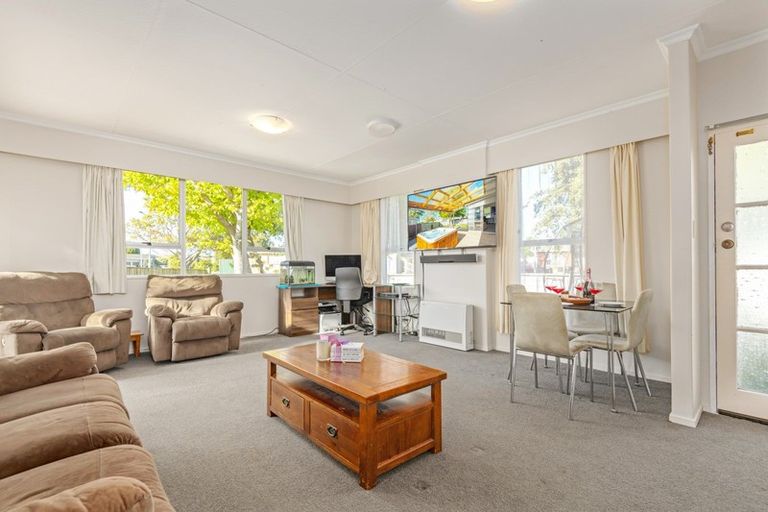 Photo of property in 12 Robinson Crescent, Westbrook, Palmerston North, 4412