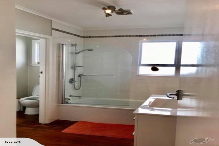 Photo of property in 29 Glenview Road, Glen Eden, Auckland, 0602