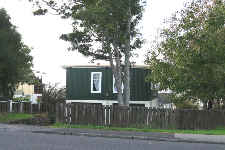 Photo of property in 36 Royal Road, Massey, Auckland, 0614