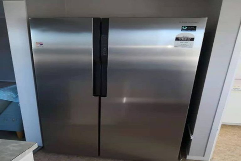 Photo of property in 1/2 Camelot Place, Glenfield, Auckland, 0629