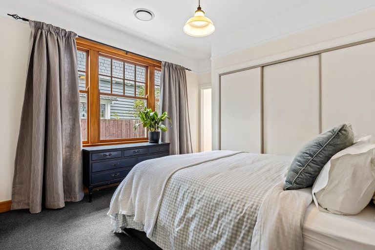 Photo of property in 84 Saint Martins Road, Saint Martins, Christchurch, 8022