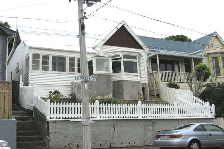 Photo of property in 21 Princess Terrace, Newtown, Wellington, 6021