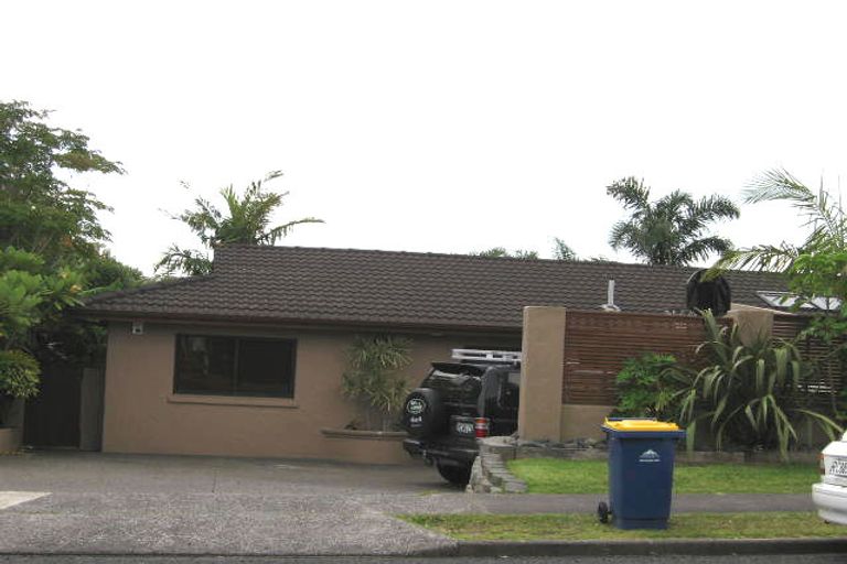 Photo of property in 21 Sartors Avenue, Northcross, Auckland, 0630