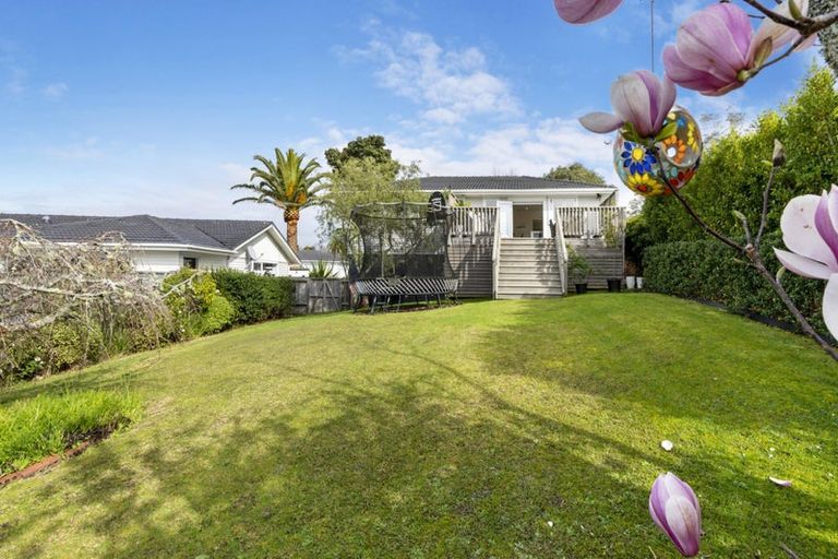 Photo of property in 25 Agincourt Street, Glenfield, Auckland, 0629