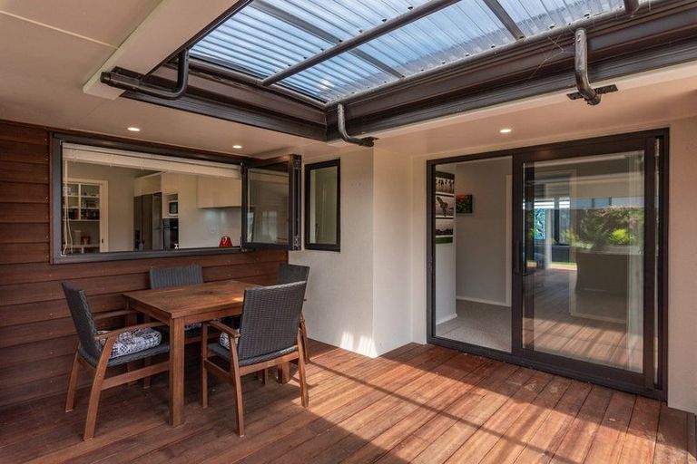 Photo of property in 99 The Drive, Paraparaumu Beach, Paraparaumu, 5032